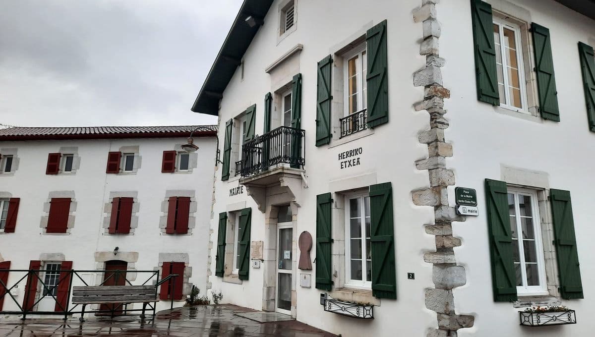 Briscous 2026 : leçons de gouvernance locale pour la RDC