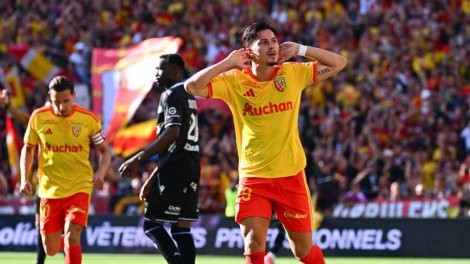 Ligue 1 : Lens écrase Auxerre, le Rouge de Makosso coûte cher à l'AJA